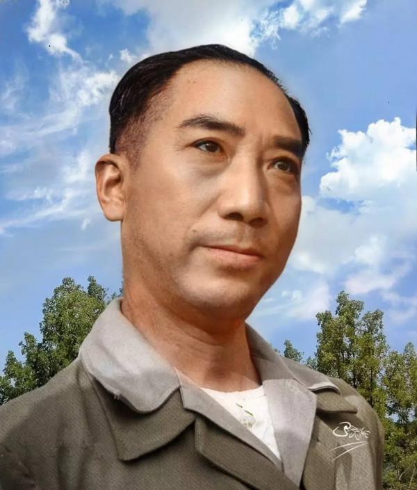 我軍抓獲軍統王牌特務，為何陳毅設宴款待送他離開？事後才知高明