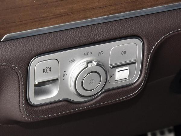 賓士GLS配置解讀，全尺寸豪華大七座SUV，實力表現如何