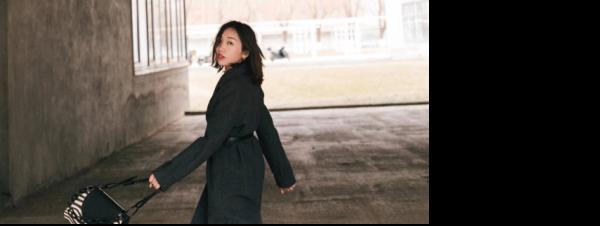 參加婚禮怎麼穿？這8套LOOK又美又低調