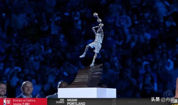 NBA晚報：湖人戰績升到第六，哈登稱呼歐文國王，雄鹿裁掉考辛斯