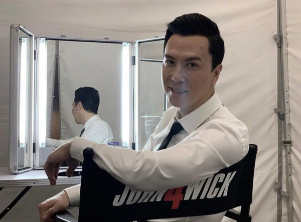 58歲甄子丹新片造型絕了!墨鏡配柺杖像盲人,網友:巴黎限定跛豪 58歲甄子丹新片造型絕了!墨鏡配柺杖像盲人,網友:巴黎限定跛豪