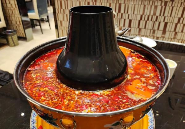 吃火鍋，為何聰明人不點“清湯鍋”？原來有這麼多貓膩，別亂點了
