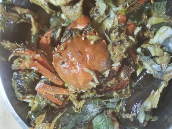 我本來想著搶在洪峰前釣釣魚，沒成想差點沒走出來……