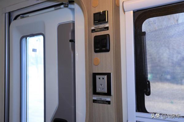 奇瑞3.0T+5座4床平頂房車亮相！設計用心，內飾豪華，用著很舒服