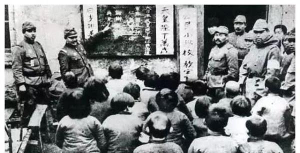 雙槍老太婆被判槍決，周總理親自出面求情，主席：善待她的家人