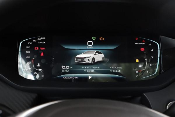 想花10萬左右，買動力強省油的轎車，不妨看看東風風神奕炫MAX