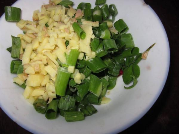 天涼了菜也冷得快，學會這兩道乾鍋菜，邊加熱邊吃很過癮，特香