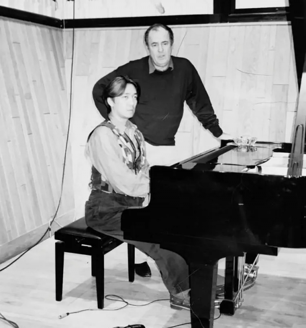 聖誕快樂,勞倫斯先生、坂本龍一先生、大衛鮑伊先生 聖誕快樂,勞倫斯先生、坂本龍一先生、大衛鮑伊先生