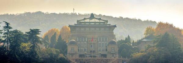 珞珈山為何又叫落駕山，楚莊王憑什麼問鼎中原？