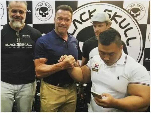 “韓國綠巨人”姜勇夏，腕力高手，力量舉冠軍，喜歡炫富而聞名