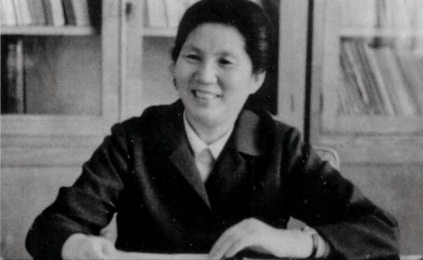 她是國軍將領之女,前途無量為何要革命?又因何成為新中國副總理 她是國軍將領之女,前途無量為何要革命?又因何成為新中國副總理