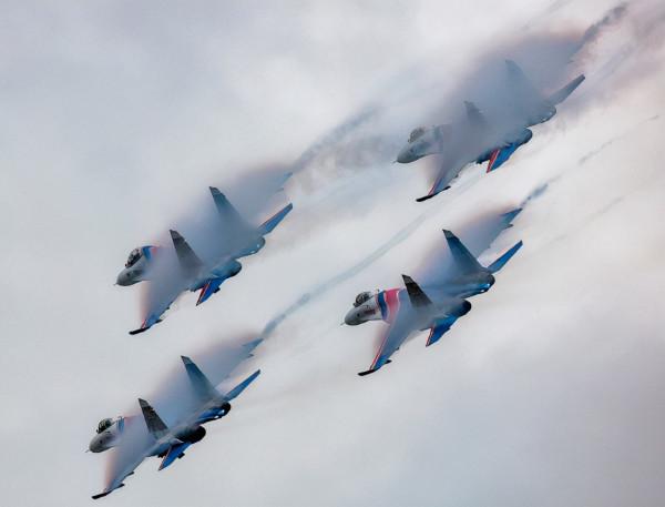 1995年,3架蘇27在飛往越南途中集體撞山,這是為什麼? 1995年,3架蘇27在飛往越南途中集體撞山,這是為什麼?