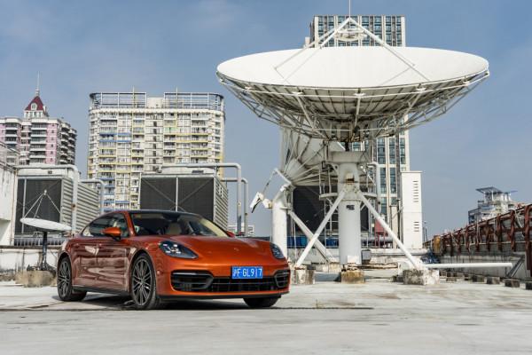 多面D級車！試駕保時捷Panamera行政加長版