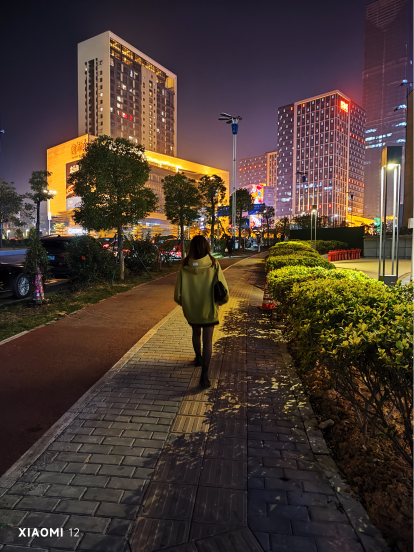 蘋果祖傳1200W畫素，iPhone 14將升級？網友：已被小米彎道超車