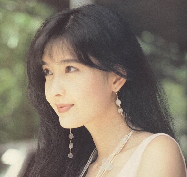 一組周慧敏的老照片曝光，一定有你沒見過的