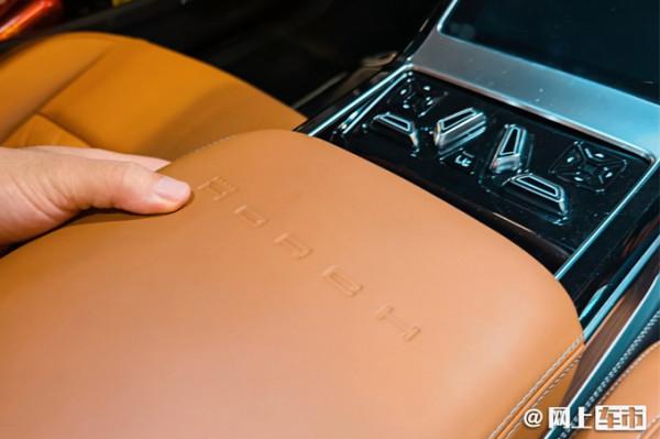 奧迪新款A8國內實拍！增超長軸距版，11月亮相，PK邁巴赫