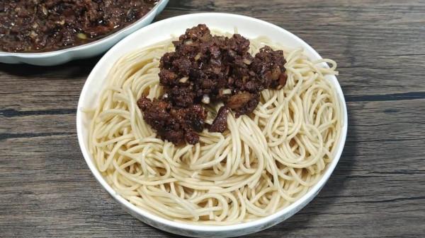 愛吃麵條要收藏了，日銷700份的炸醬秘方，分享詳細做法獨家配方