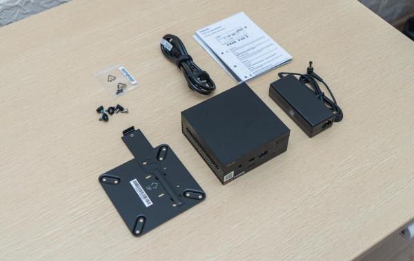 小主機好用麼？從驗機、啟用、設定到硬體升級，保姆級教程