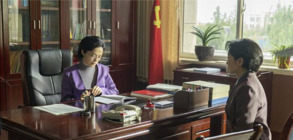 男看鼻子女看嘴？8位厚嘴唇女星，用實力證明“香腸嘴”跟醜無關