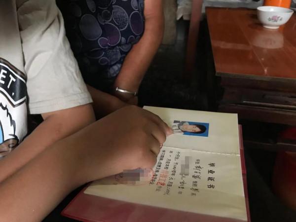 母親離家出走父親去世,14歲女孩與抑鬱抗爭:我得堅強起來 母親離家出走父親去世,14歲女孩與抑鬱抗爭:我得堅強起來