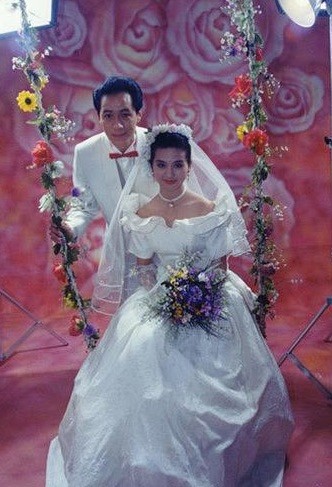 馮遠征：娶大8歲梁丹妮，婚後寵妻28年，如今年過半百滿是遺憾