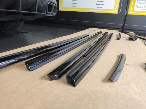 蘋果樹的徽章，賓士GT50改裝GT63 S先型特別版包圍、黃色安全帶