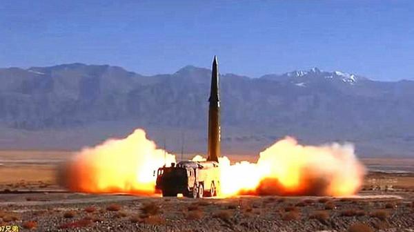 東風-26是如何制導的？火箭軍若用東風-26打擊關島，效果會怎樣？