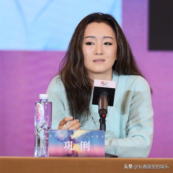 55歲鞏俐無修生圖曝光,長髮披肩真實狀態下自帶氣場 55歲鞏俐無修生圖曝光,長髮披肩真實狀態下自帶氣場