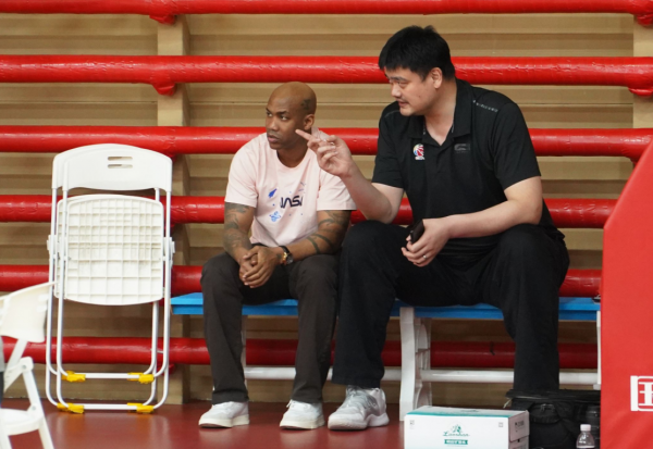 NBA聖誕禮物都送啥？姚明送酒，沃爾送十萬美金，熱火萬里送媽媽