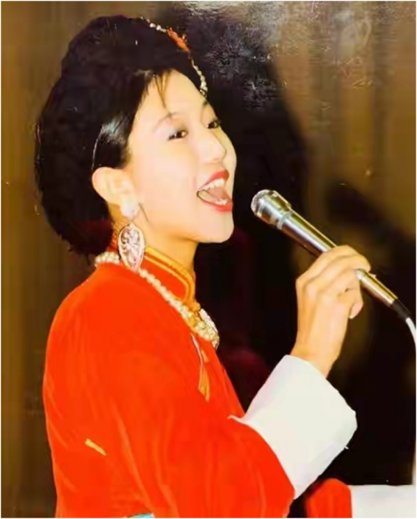 國際走婚族，表白總統薩科奇，“人間異類”楊二車娜姆的瀟灑人生