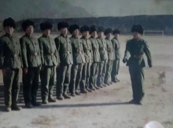 警衛員和副師長女兒的愛情 警衛員和副師長女兒的愛情