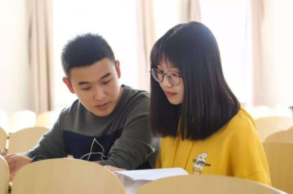 山東大學高顏值情侶,雙雙保研浙江大學,郎才女貌著實羨煞眾人 山東大學高顏值情侶,雙雙保研浙江大學,郎才女貌著實羨煞眾人