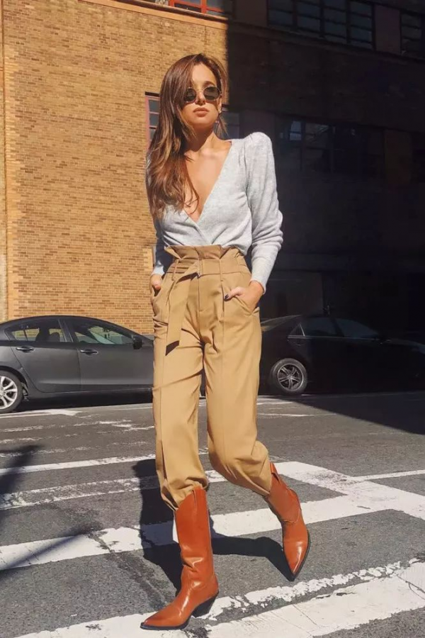 秋天，不管穿西裝還是風衣，建議少配高跟鞋！這樣穿舒適又時髦