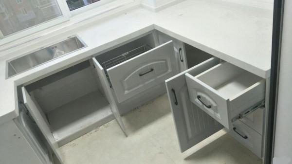 不顧父母反對,堅持用瓷磚做櫥櫃,如今打理簡便,使用順手 不顧父母反對,堅持用瓷磚做櫥櫃,如今打理簡便,使用順手