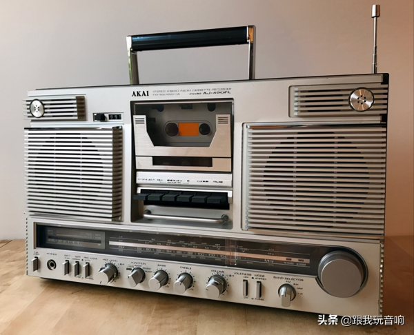 赤井Akai AJ-490FL 是一款80年代生產的老式收錄機音響 赤井Akai AJ-490FL 是一款80年代生產的老式收錄機音響