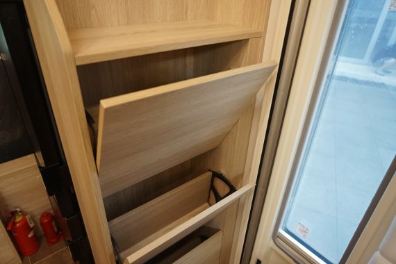 軍工品質全鋁車身夠結實,800W太陽能夠實用,網紅2號房車 軍工品質全鋁車身夠結實,800W太陽能夠實用,網紅2號房車