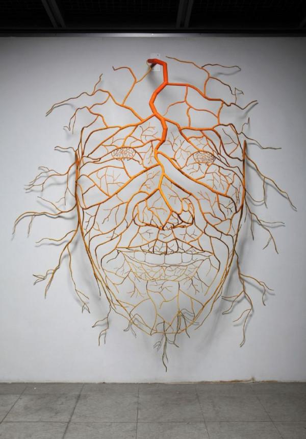 太有才了！韓國藝術家居然用不鏽鋼釘做藝術