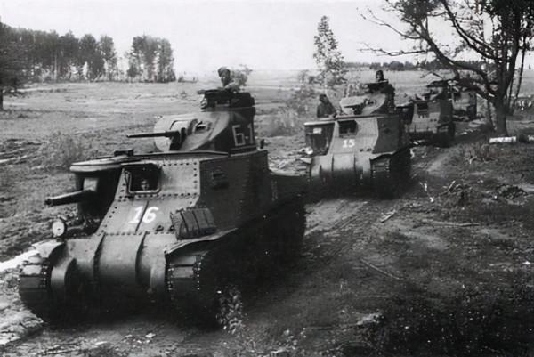 和德國相比,蘇聯戰車攻防兩方面效能都顯得相當落後 和德國相比,蘇聯戰車攻防兩方面效能都顯得相當落後