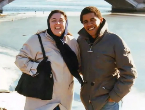 奧巴馬的白人母親：18歲未婚先孕被騙，30歲讀博，培養出傳奇總統