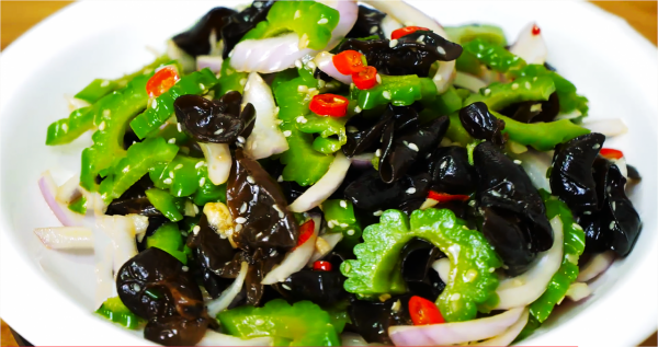 冬天燥熱火氣大，建議多吃8道敗火菜，營養好吃，暖胃驅寒還補水