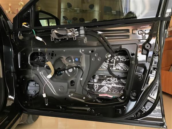 日產軒逸音響改裝詩芬尼S62兩分頻,原車僅4個喇叭怎夠聽? 日產軒逸音響改裝詩芬尼S62兩分頻,原車僅4個喇叭怎夠聽?