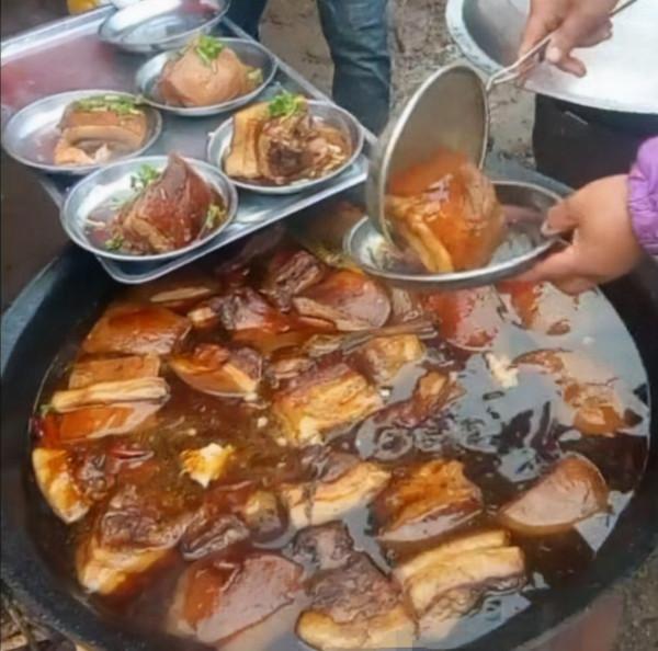 這種美食只有農村才有,很多人城裡人都沒有吃過,想吃也買不到 這種美食只有農村才有,很多人城裡人都沒有吃過,想吃也買不到