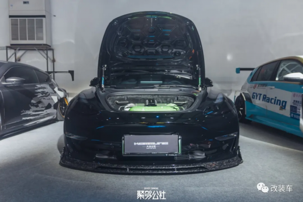 這輛特斯拉Model 3應該剎得住,提車之前剎車改件都準備好了 這輛特斯拉Model 3應該剎得住,提車之前剎車改件都準備好了