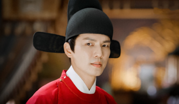 《步步驚心》10週年，劉詩詩將再演“穿越劇”，男主比她大12歲