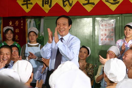 相聲演員牛群，離開馮鞏的21年裡，他都去幹什麼了？