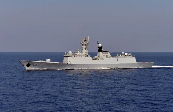 國產“一坑四彈”來了！水面艦艇載彈量翻4倍，055最多載彈472枚