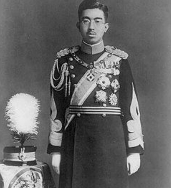 1940年我軍一地下黨“叛變”，幾天後見報：裕仁天皇親外甥被刺殺