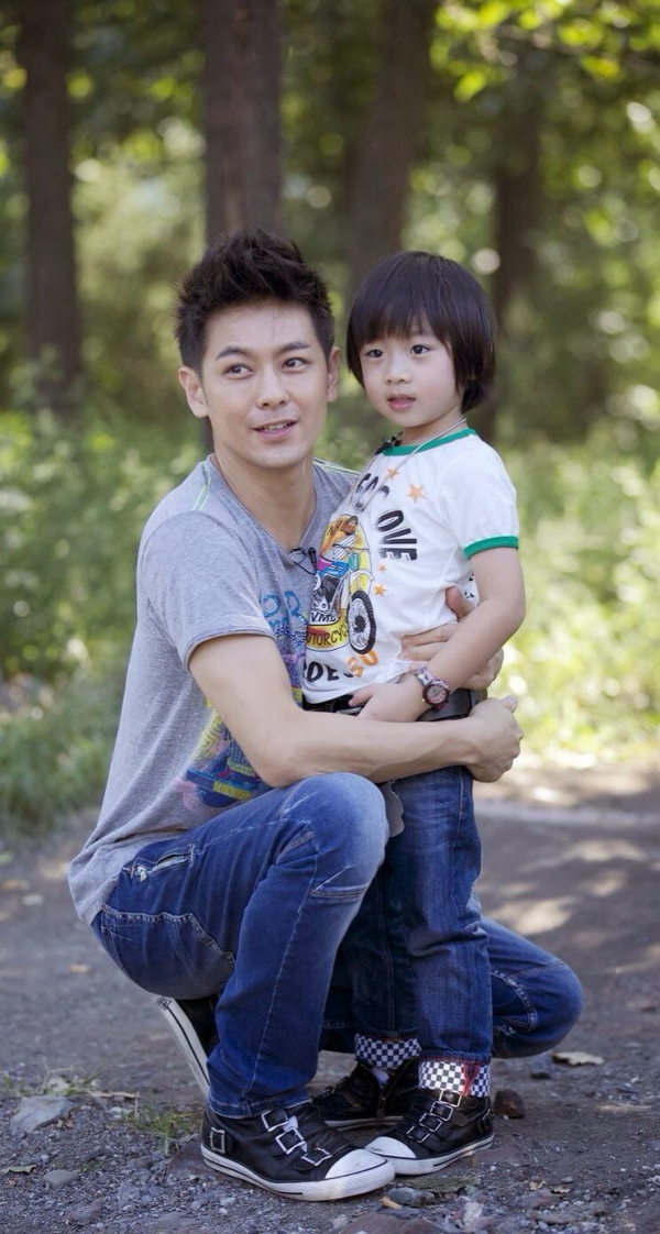 星二代虎年變化大：多多妝太濃、曹格女兒變辣妹，甜馨越長越像媽