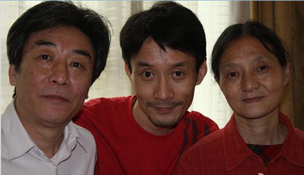 18歲參軍，當過汽修工，28歲考中戲，離婚後娶女神江珊，他憑啥？