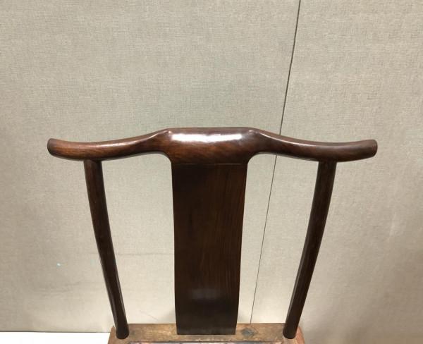 木質特徵不算典型，清黃花梨燈掛椅69萬成交